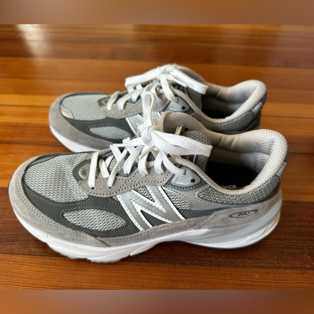 New Balance 990